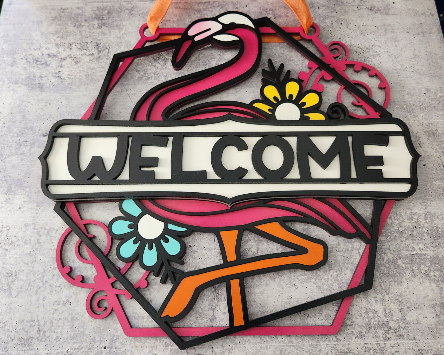 Flamingo Door Hanger | Erin 'Spirational Crafts
